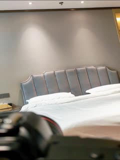 【3小时第一人称偷拍】航空学院白虎学生“勤工俭学”出来应聘裸体模特