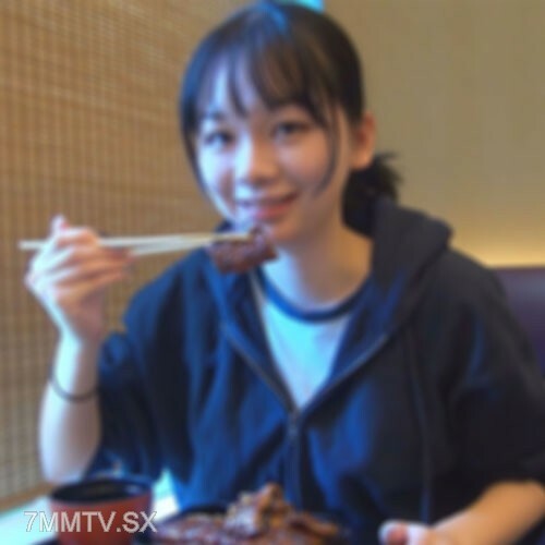 FC2-PPV-3149477 原以为会是个悲催的发展，没想到18岁女大学生拿著大瓶子抽风【优惠至12/28】