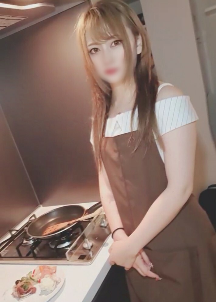 FC2-PPV-3110327 [外貌] 经营餐厅的单亲妈妈，在商务谈判回家的路上被阴道射精... 后天在家里被孩子隐藏的性行为。