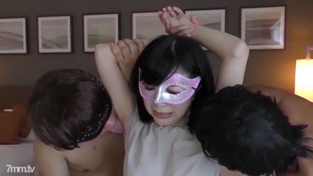 FC2-PPV-2974598 [限时pt关闭，阴道射精，W特权] 34岁的成熟妻子在快乐和卑鄙之间挣扎“可以这样摔倒......”