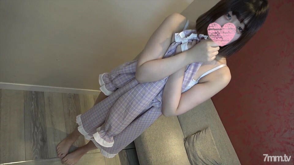 FC2-PPV-2883138 原始阴道暨射向一个无知的乡下女孩。 “这很尴尬，因为我从来没有被其他人看到过裸体，”他说，但他高兴地沉没了...... FC2-PPV-2883138