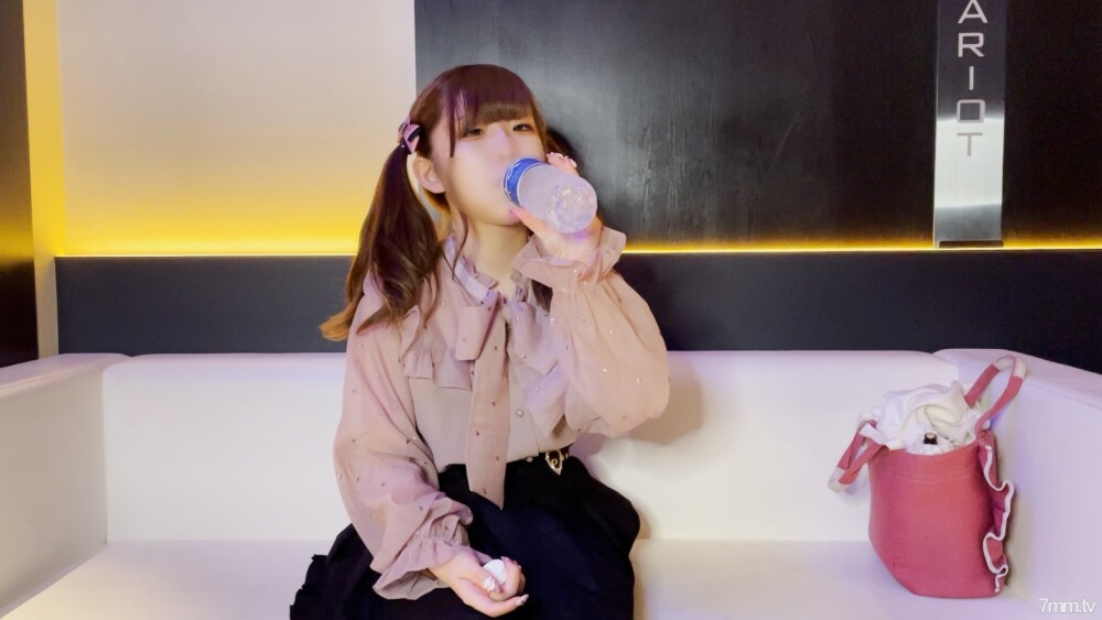 FC2-PPV-2855857 【再次双尾×play少女】对舔世界的厚颜无耻少女制裁面部射精。 FC2-PPV-2855857