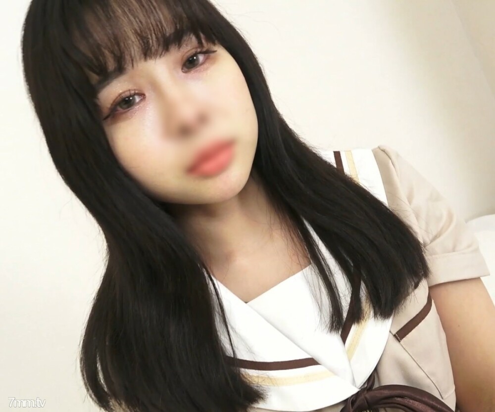 FC2-PPV-2824770 [未经审查] 水木酱太年轻了。可爱，色情，敏感让我再次见面，所以我穿著与我活动时相同的制服，对最色情的剃光滑女孩进行了阴道射精。 （74 分钟）。 FC2-PPV-2824770