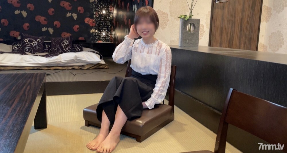 FC2-PPV-2802846 已婚女性史上最高峰S级美人妻NTR成功！完整的外观！一个三十多岁的中年男孩的妻子。一次真正的外遇秘密会议，在出差的丈夫偷偷的性爱中淹死！高潮！有史以来最好的阴道射精 S⚫︎X。第一枪 1枪 FC2-PPV-2802846