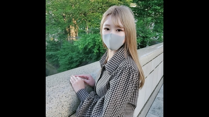 FC2-PPV-2742024 [未经审查] 在 I*sta 上放一张淫秽自拍，并在以吸引顾客到女孩酒吧为生的活跃金发女大学生体内射精！ ！