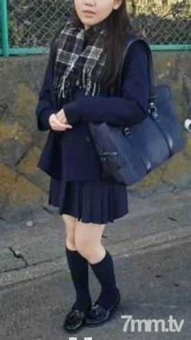 FC2-PPV-2702993 帮助一位年轻女士的学校解决家庭环境问题......从卡拉 OK 的性交到躲在她家和奇闻趣事的父母身后的 5 项工作