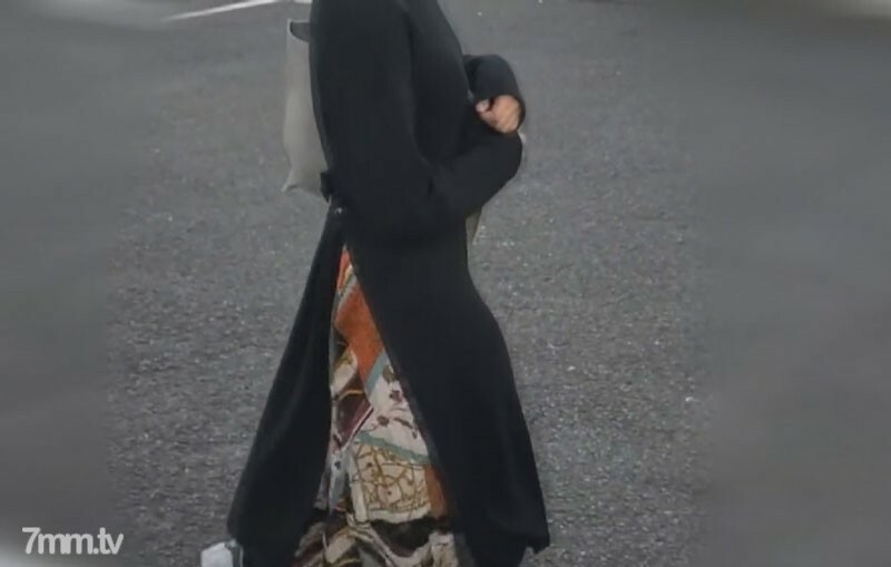 FC2-PPV-2691182 两个特别的好处 [个人] 2/27 一位年轻的妻子介绍了她的来访妻子。他被一辆车带走，另一个第一次见面的人的汁液以颤抖的声音被吐在嘴里和阴道里，她流下了眼泪。