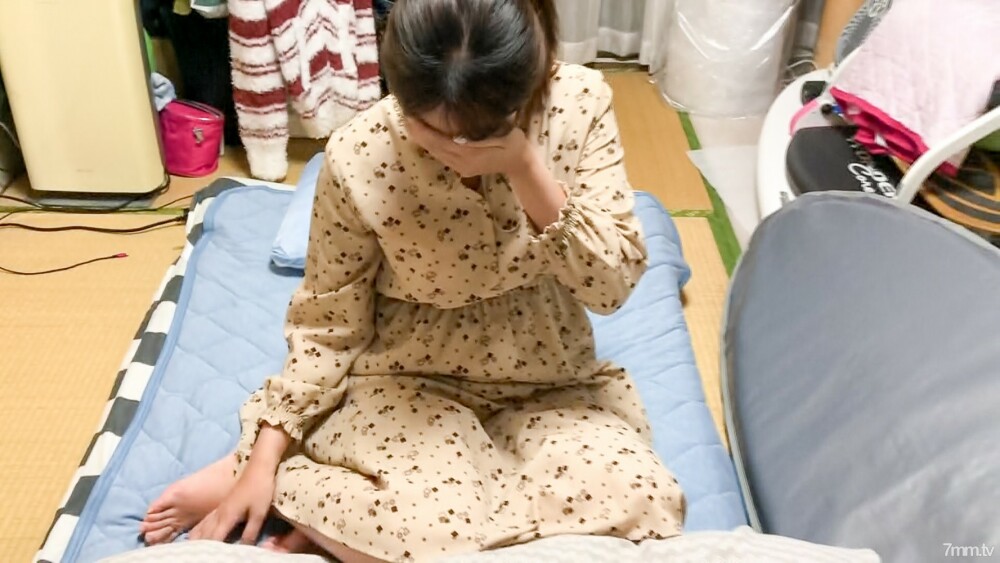 FC2-PPV-2547992 * 两次消失的问题作品未公开视频【未经授权拍摄】【泄露】趁老公不在的时候爬上去，在外遇对象家插一根丰富的NTR生肉棒*超值钱*【恢复】已删除账号视频文件.0041 FC2 -PPV-2547992