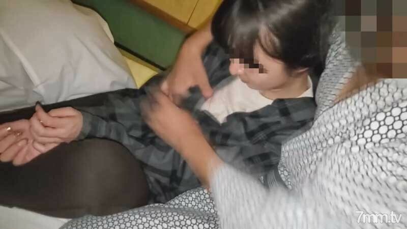 FC2-PPV-2514782 [个人] 被有赌博习惯的丈夫抵押的妻子被强行插入肮脏的棍子和阴道射精。