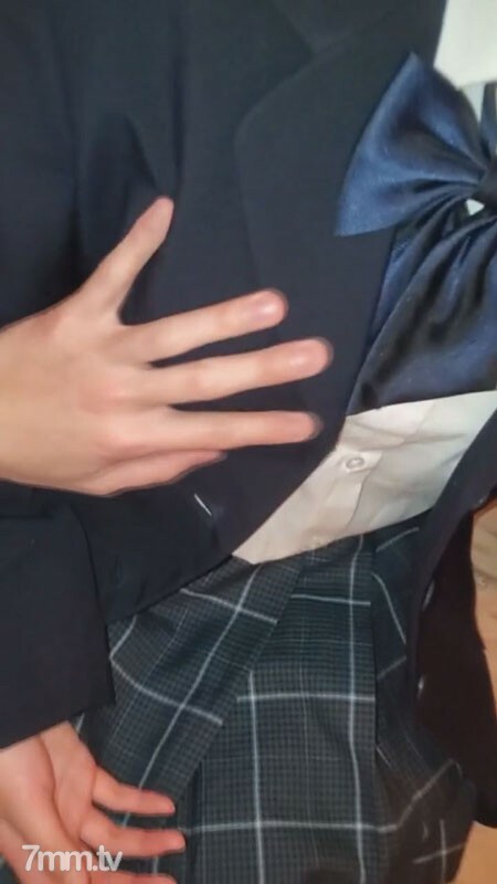 FC2-PPV-1604023 限定【个人拍摄】县艺术系③ 黑短发少女放学后被妈妈和妹妹操