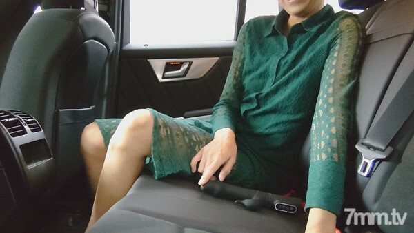 FC2-PPV-1560150 【私拍】讨厌的阿姨五十又车内曝光戏，酒店生松鼠恋情！升级的成熟女性停不下来！ [中出 / 中出]