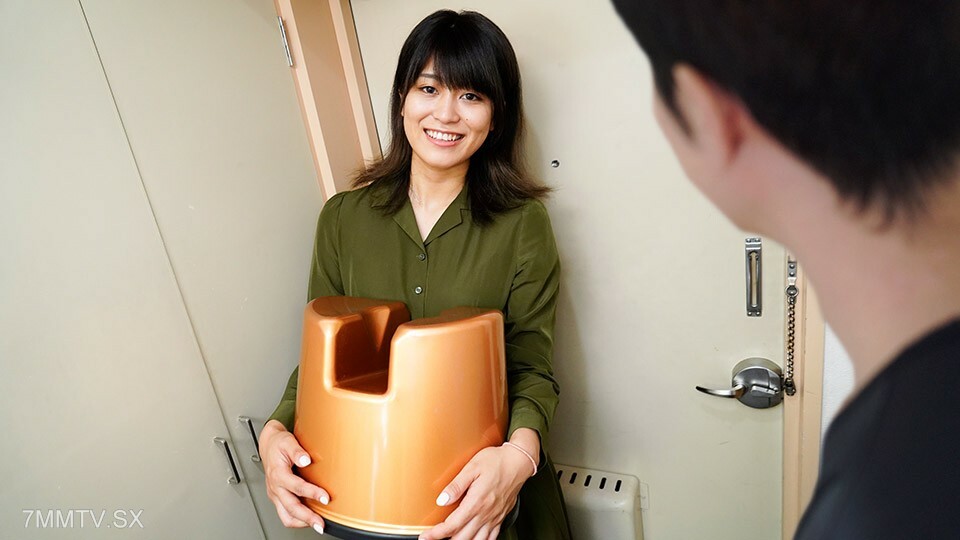 041323_829 好色的椅子！一个美丽的成熟女人