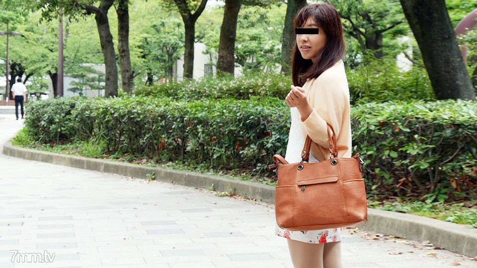 082318-323 业馀妻子的第一次拍摄文件 66 Mikimoto Eri