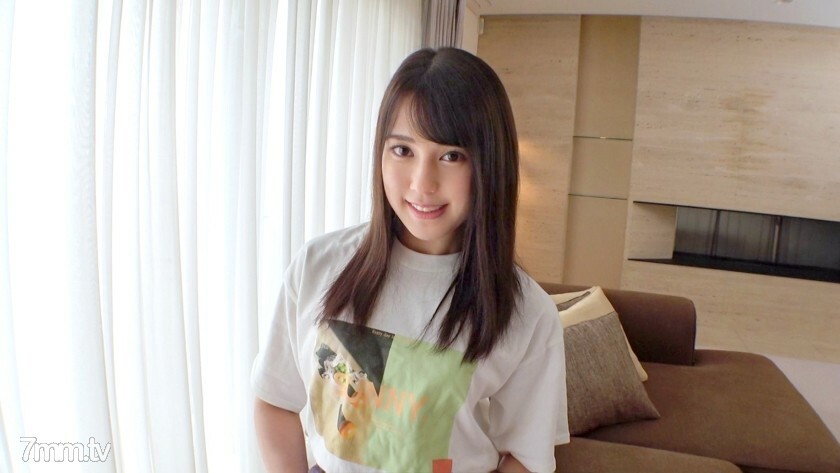 SIRO-4664 【第一枪】【透亮的美肌】【美少女】发现了一个有偶像一样漂亮脸蛋的活跃JD。少有遭遇和挫折的年轻美丽的身体，泛著白皙的肌肤，散发著淫荡的光芒。应用业馀，第一次 AV 拍摄 244