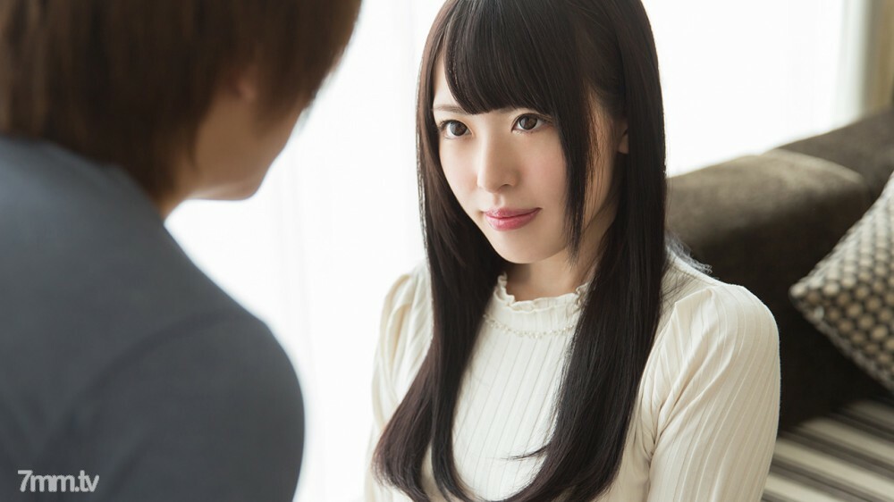 604-IKUMI-01 干净的脸的黑发美女的性情/郁美