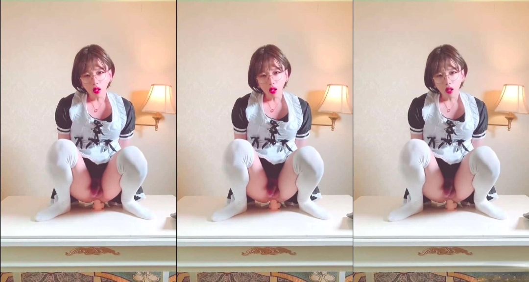 韩国极品伪娘骚妻女仆装被大叔暴力后入