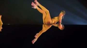 欧洲专属富人的疯马秀精华版流出里面还有Lisau公开视频不仅露奶跳舞还特别狂野劲爆#裸舞#女神#抖奶