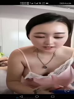 熟女直播露出 奶子真大啊