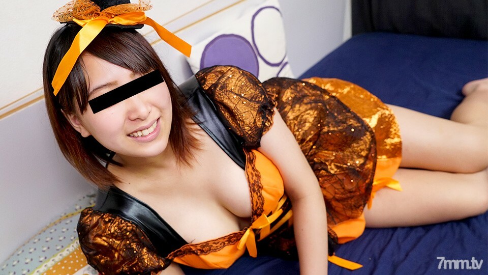 103021-01 万圣节服装的 Deriheru 小姐甚至会做清洁工作