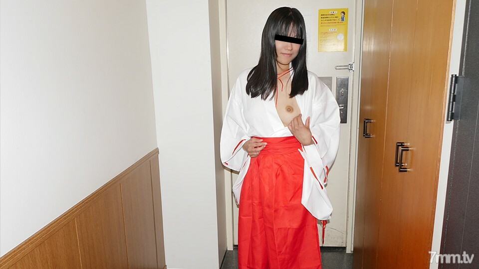 010720-01 当我打电话给Deriheru时，我带著巫女装来了