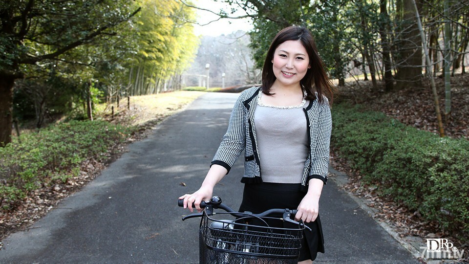 061617-002 Mamachari ~ 摇晃巨乳 / 大屁股 ~