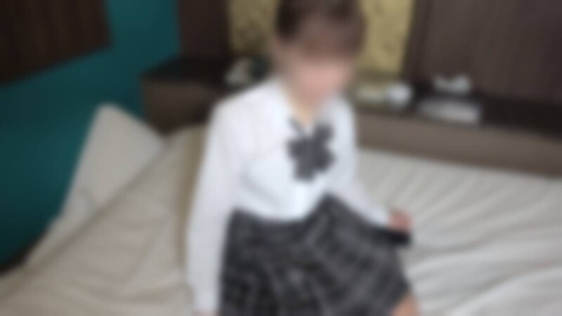 FC2-PPV-4747107 【私拍/素人拍摄/POV】真实大学生首次尝试POV情色拍摄。她纯真的反应撩拨著男人的心弦。粉红色剃毛阴户内连续两次大量中出