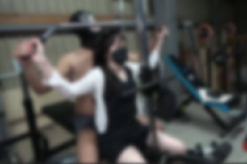 FC2-PPV-4676629 *首版仅限一枚硬币* [未经审查] 变态执行长的欲望是无法停止的。一位苗条美丽的已婚妇女在他令人印象深刻的训练室里受到刺激。