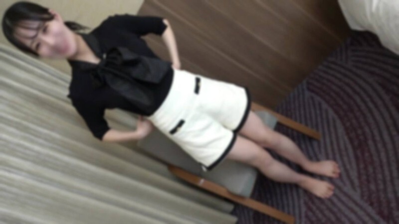 FC2-PPV-4673073 【SSS级】人气安娜首次在公众场合展示其华丽裸体。尽管她尴尬地遮住了脸，但她的阴部紧紧地夹著她。深度阴道射精以期达到性高潮。