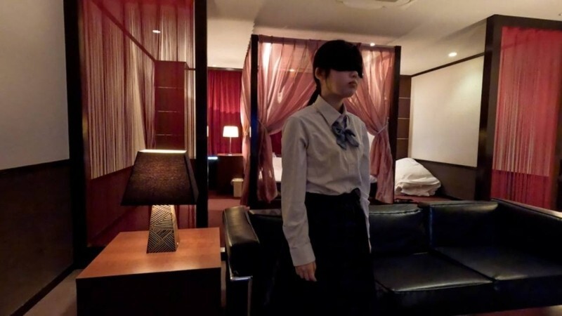 FC2-PPV-4635962 Mugi（18岁），155cm，46kg，可爱，胸部小。这是一段从不同角度展示她被手指插入、脸部被舔、被吮吸的整个过程的视频，让她气得浑身颤抖。