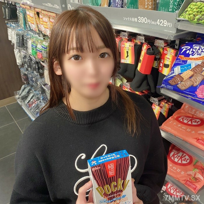 FC2-PPV-4436321 1.8.旋即，使者痛苦地哭泣，弱点也被挖出来，发生了性关系。