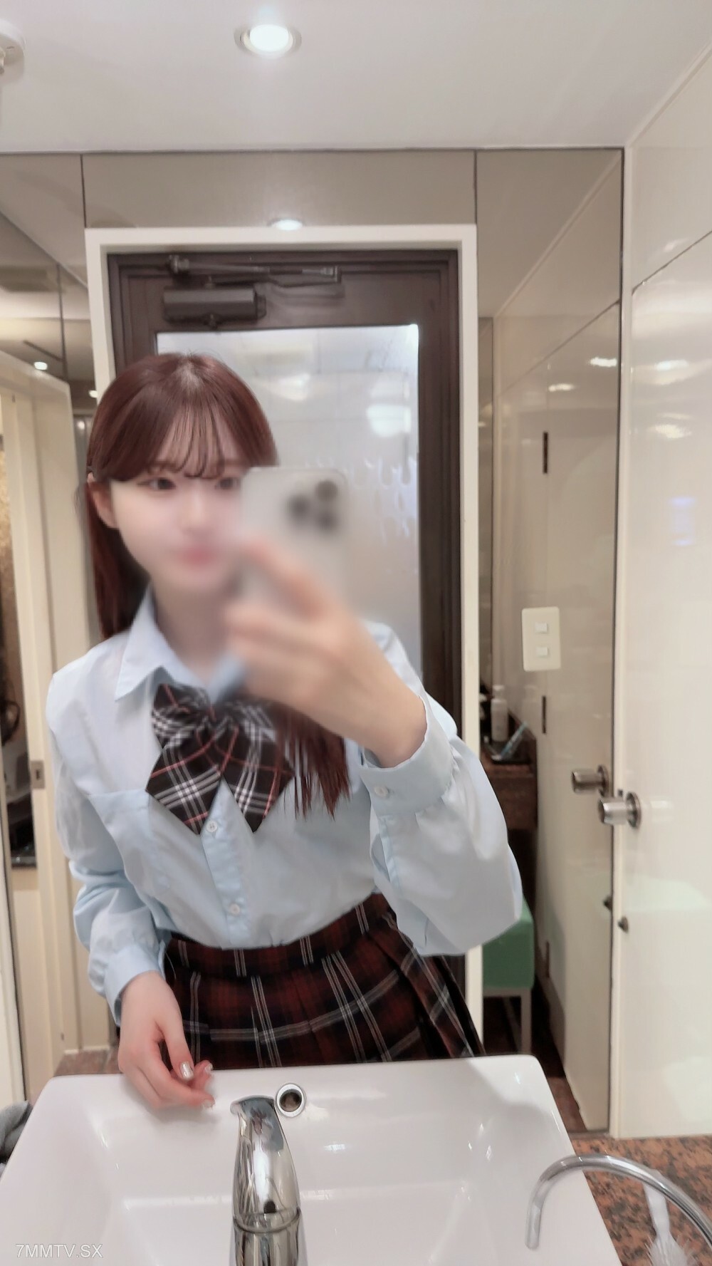 FC2-PPV-4112081 【数量有限，优雅披风设计曲】一个超级平凡的天才的诞生！ **欢迎多年来的第一个人！上一页* 演员坂道 J○！我看不到我的个人情况...我永远感激你