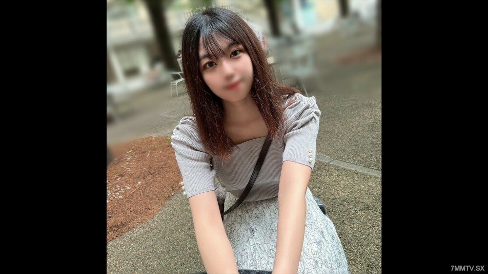 FC2-PPV-3979656 第一轮成功！限时3天！人潮已经到了！ ？一名男学生，正在上大学，在大学里有一个名牌，到了中午的时候，就看到了一个黑胡子的上师。我看到了教室里的状况…