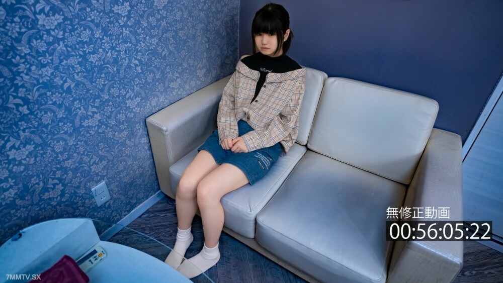 FC2-PPV-3798244 一个绿色的、完全未成熟的苹果。